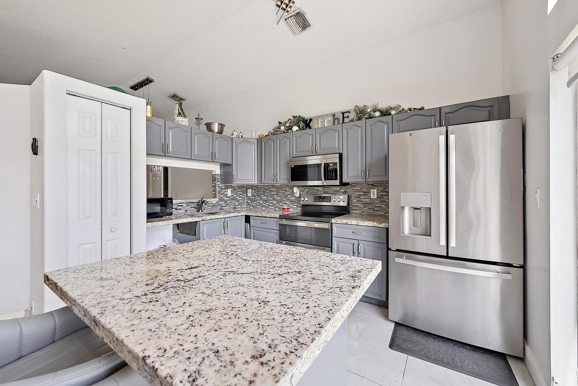 8193 Pelican Harbour Drive, Lake Worth, FL 33467 — photo 5 of 23