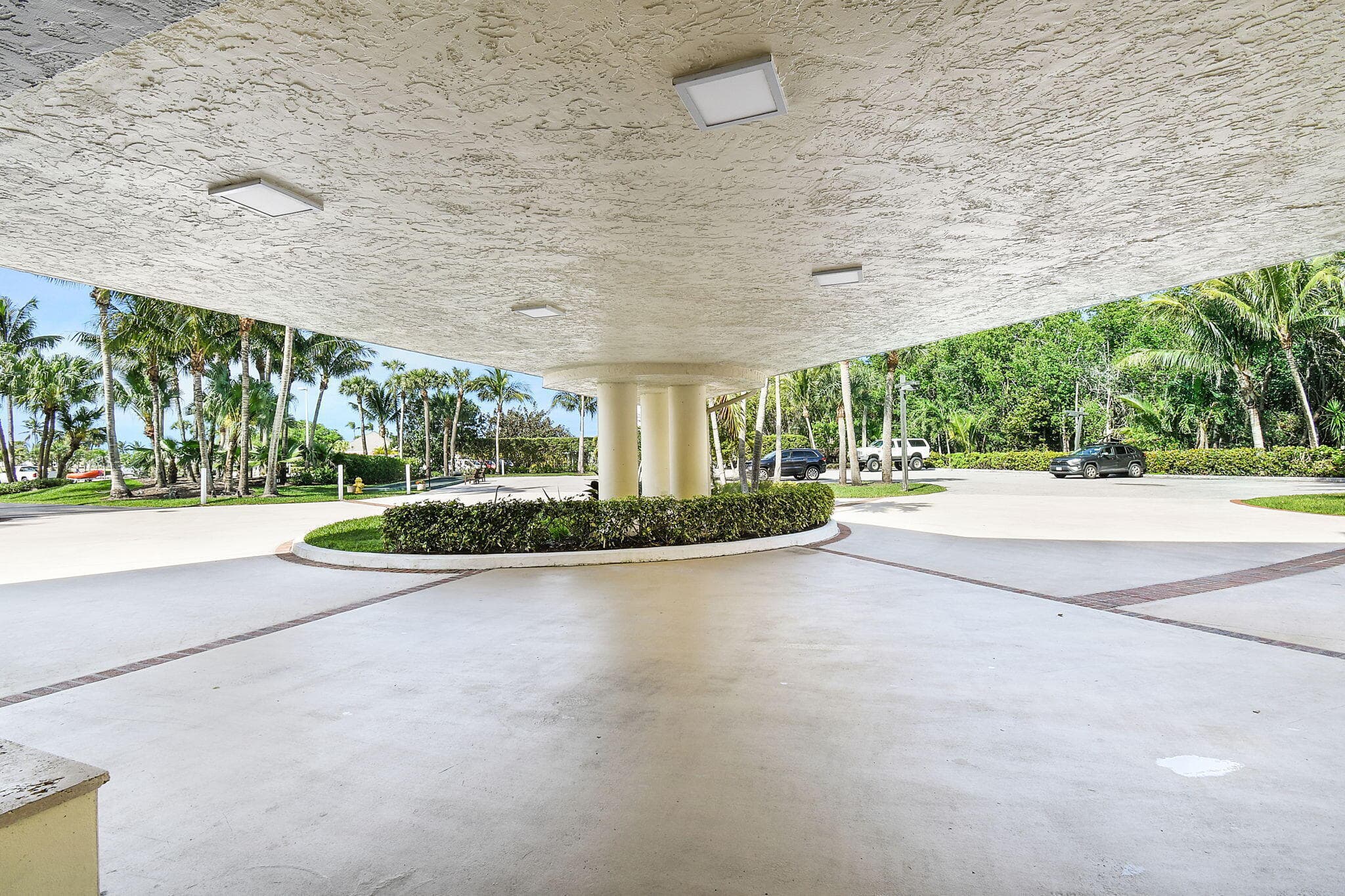221 NE Plantation Road 316, Hutchinson Island, FL 34996 — photo 2 of 31