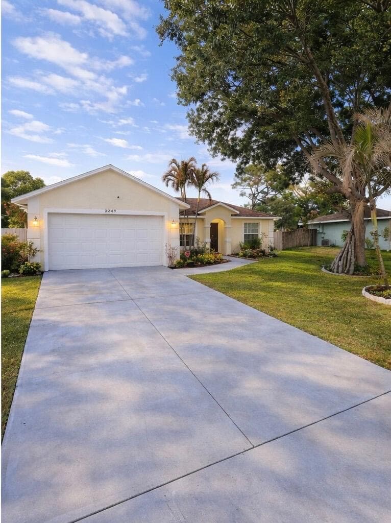 2249 SE Glover Street, Port St. Lucie, FL 34984 — photo 2 of 9