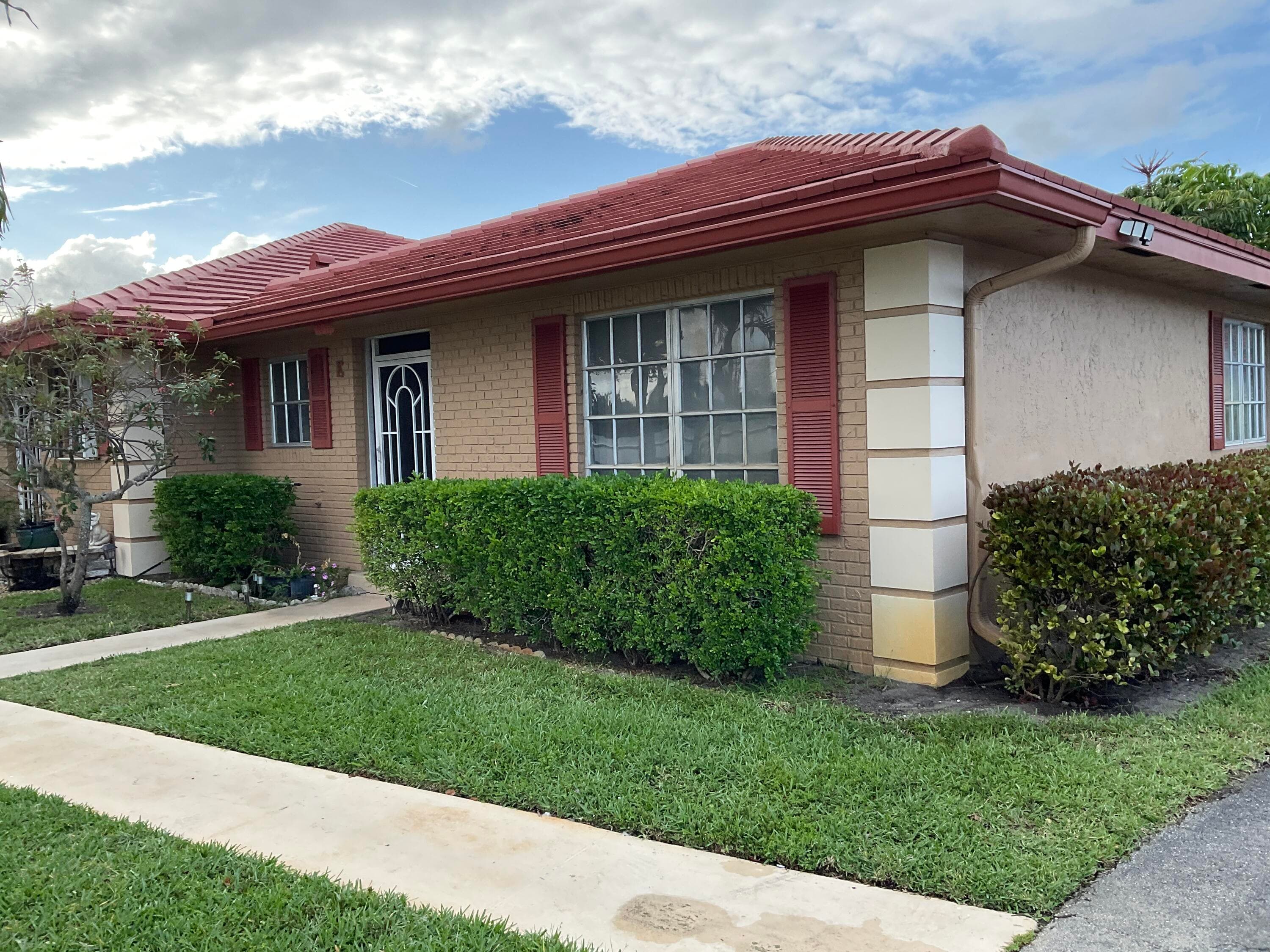 1473 SW 27th Avenue 1e, Boynton Beach, FL 33426 — photo 1 of 14