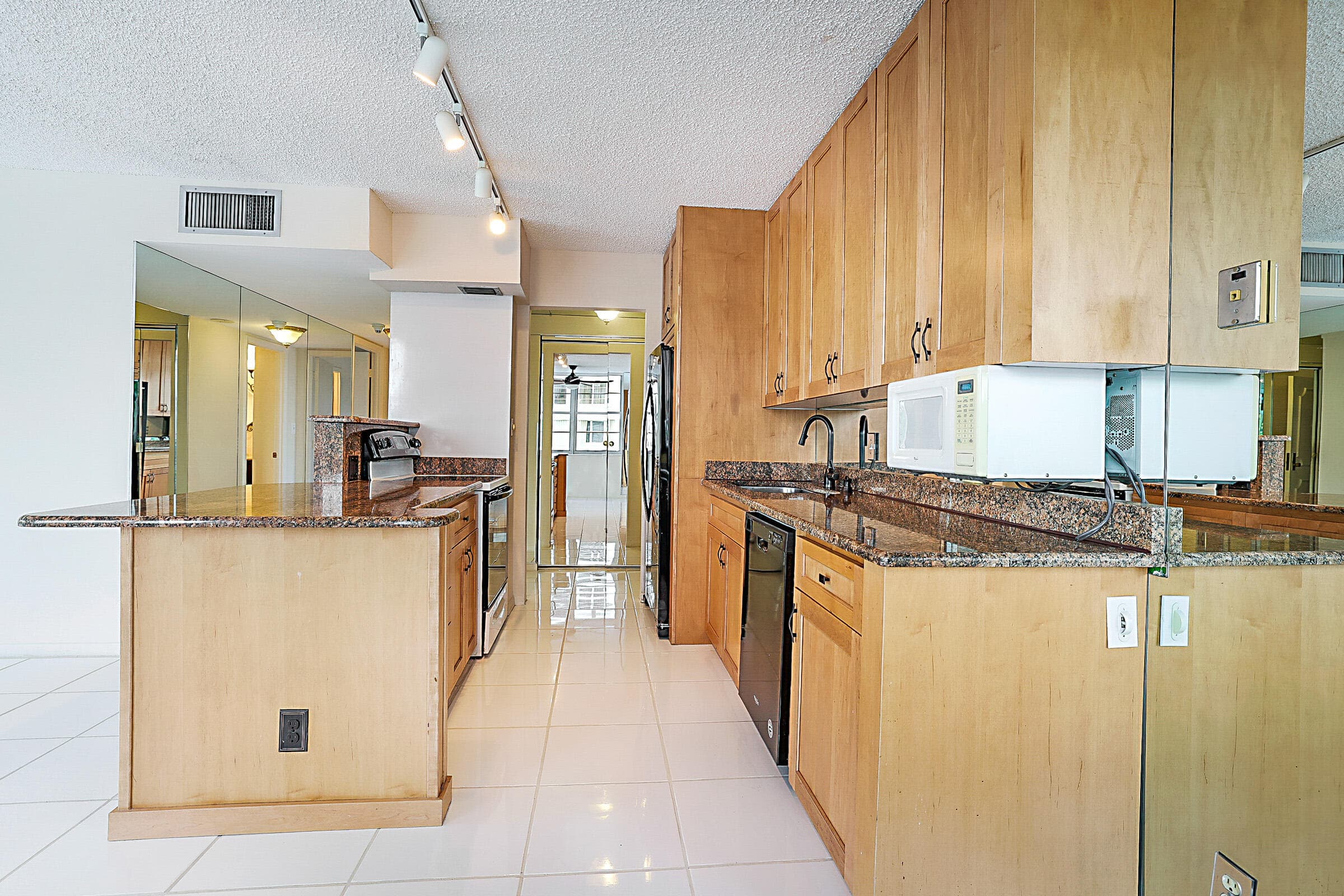 2121 N Ocean Boulevard 302e, Boca Raton, FL 33431 — photo 14 of 64