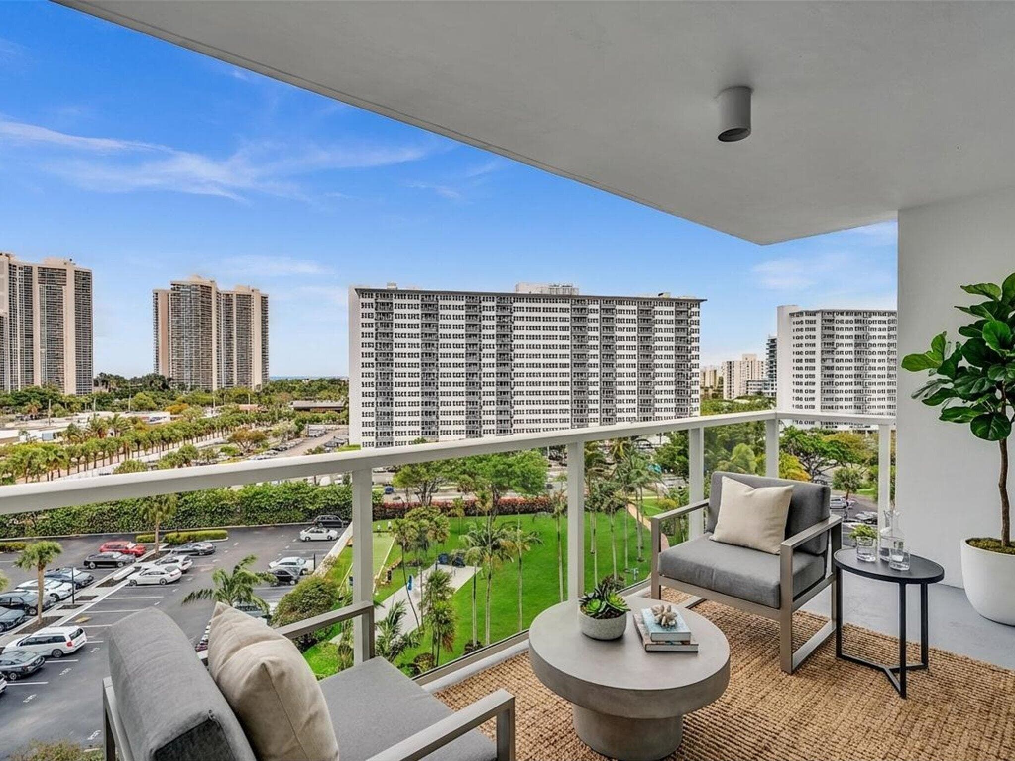3300 NE 36th Street 820, Fort Lauderdale, FL 33308 — photo 2 of 41