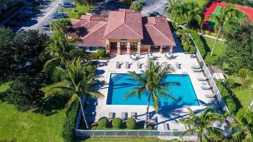 121 SW Palm Drive 104, Port St. Lucie, FL 34986 — photo 1 of 27