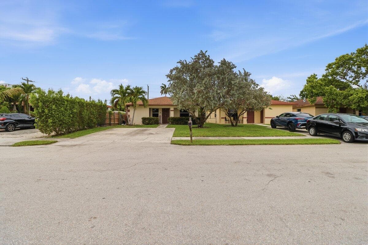209 NE 35th Street, Oakland Park, FL 33334 — photo 19 of 19