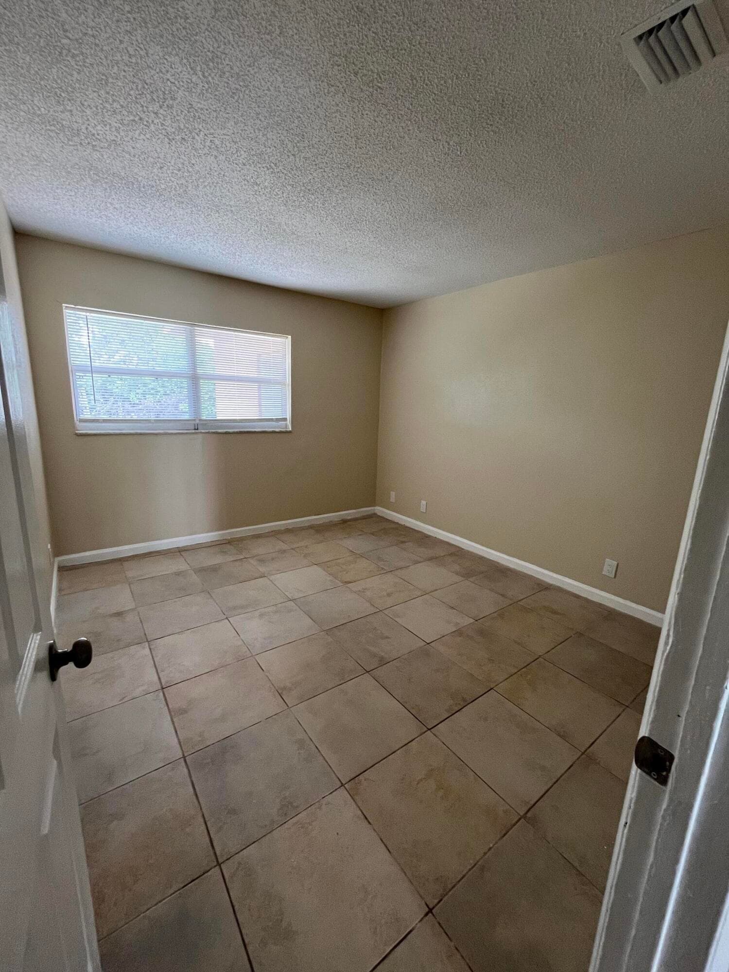 1045 Miami Boulevard, Delray Beach, FL 33483 — photo 7 of 17