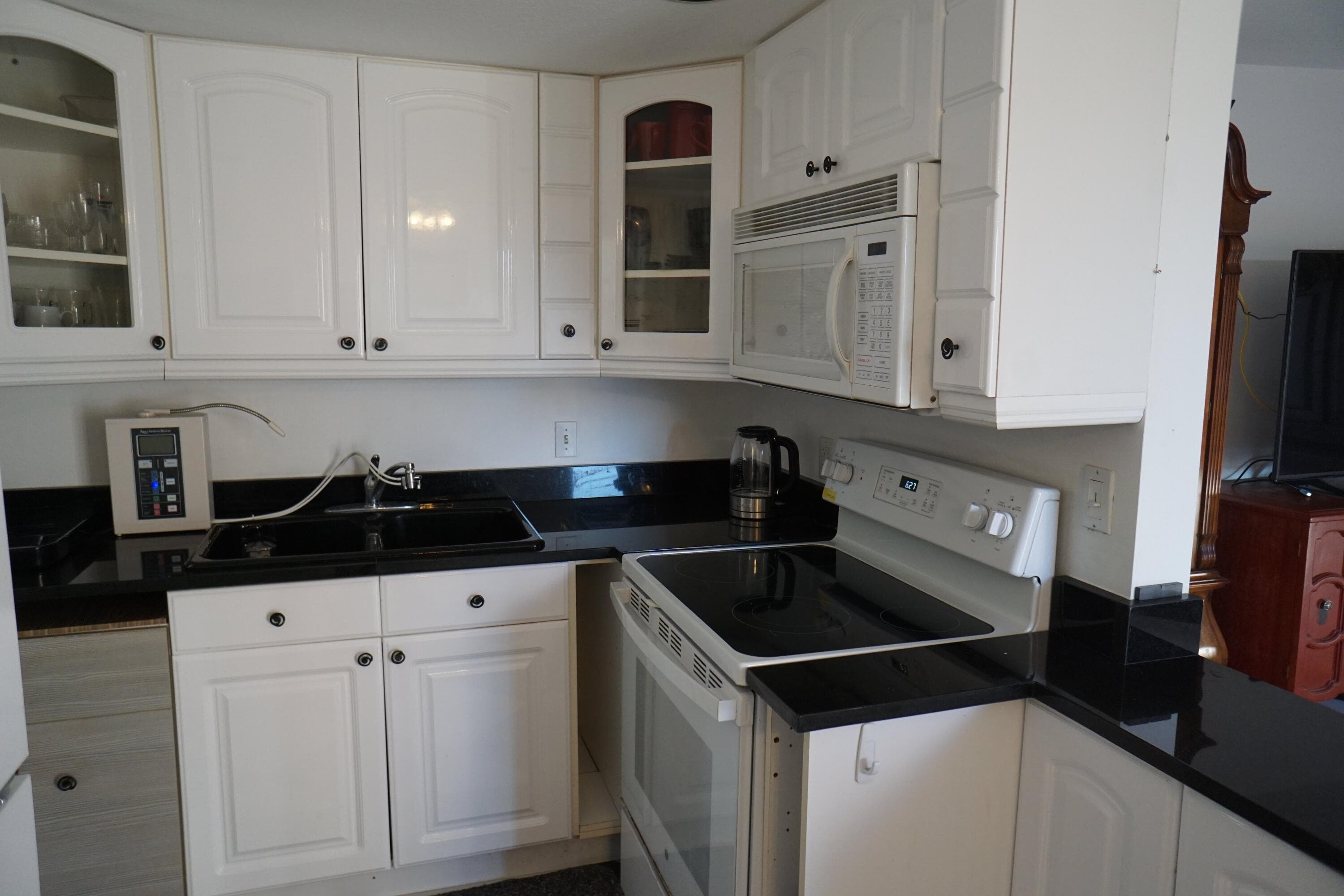 401 Southampton A 401, West Palm Beach, FL 33417 — photo 6 of 36