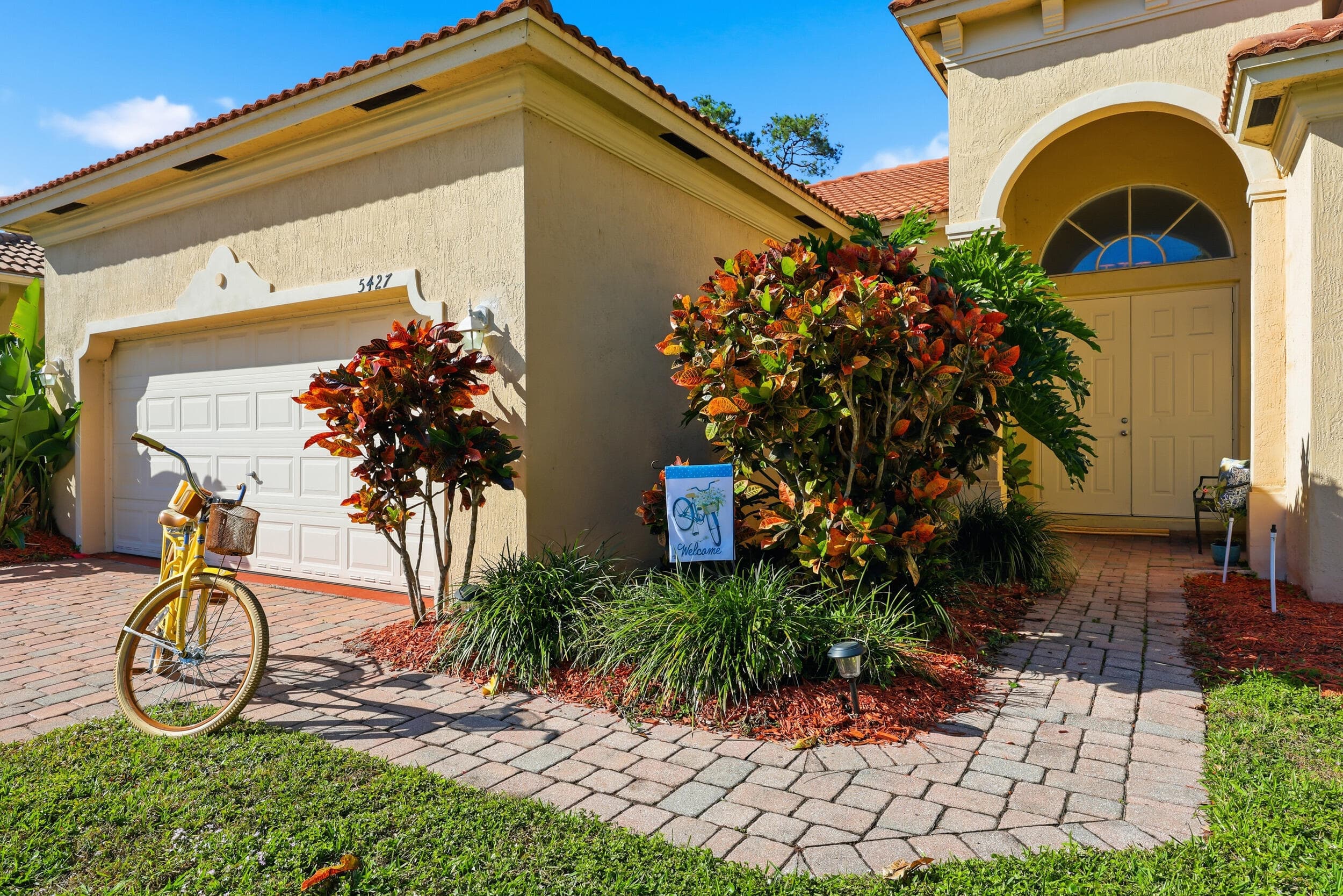 5427 Place Lake Drive, Fort Pierce, FL 34951 — photo 2 of 31