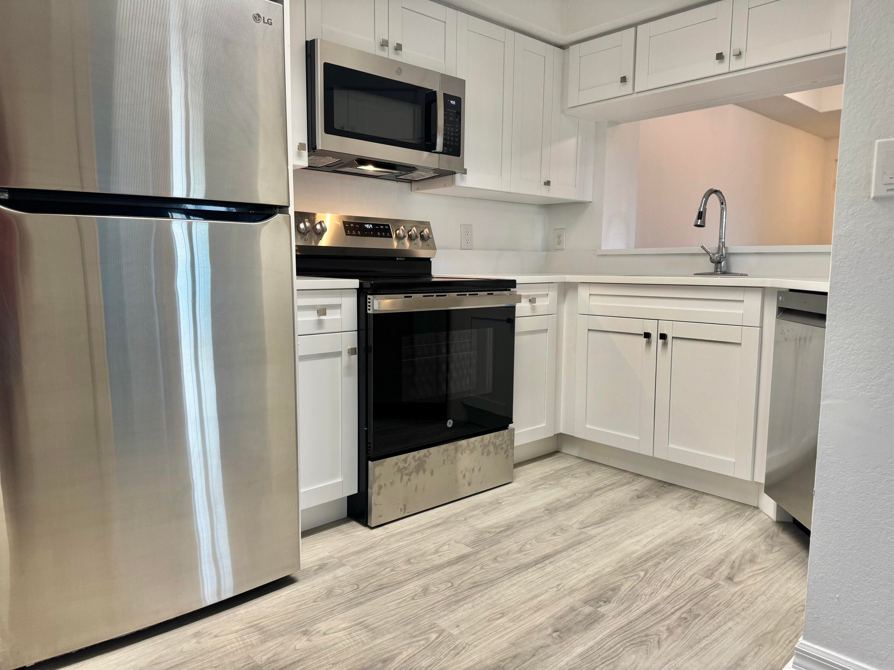 2725 Anzio Court 304, Palm Beach Gardens, FL 33410 — photo 14 of 30