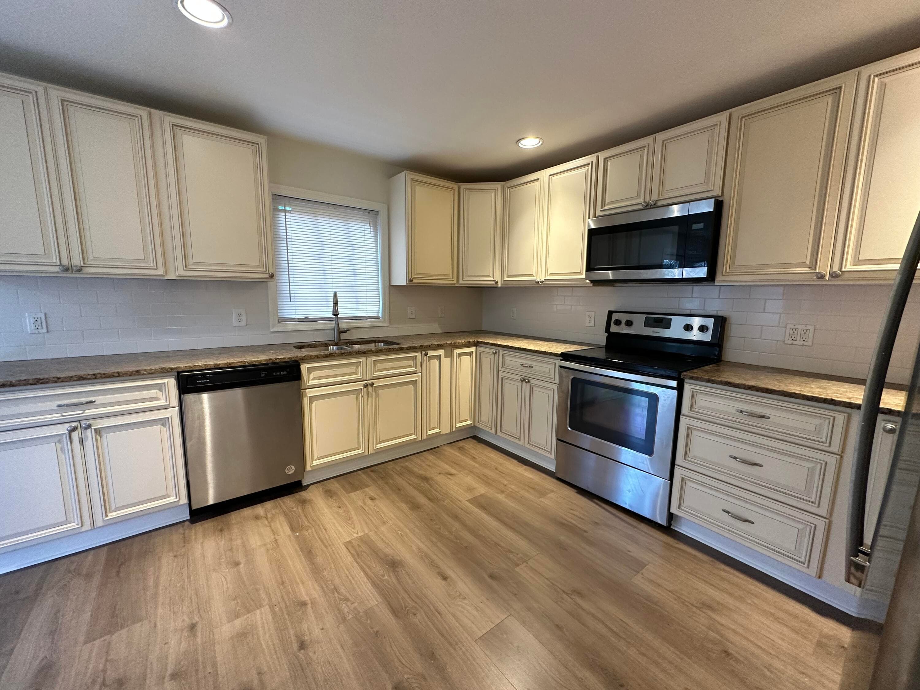 340 Walton Boulevard, West Palm Beach, FL 33405 — photo 3 of 12