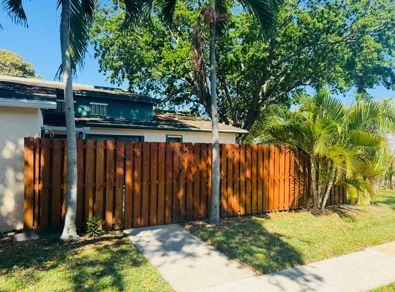 1005 Manor Drive 3d, Palm Springs, FL 33461 — photo 1 of 17