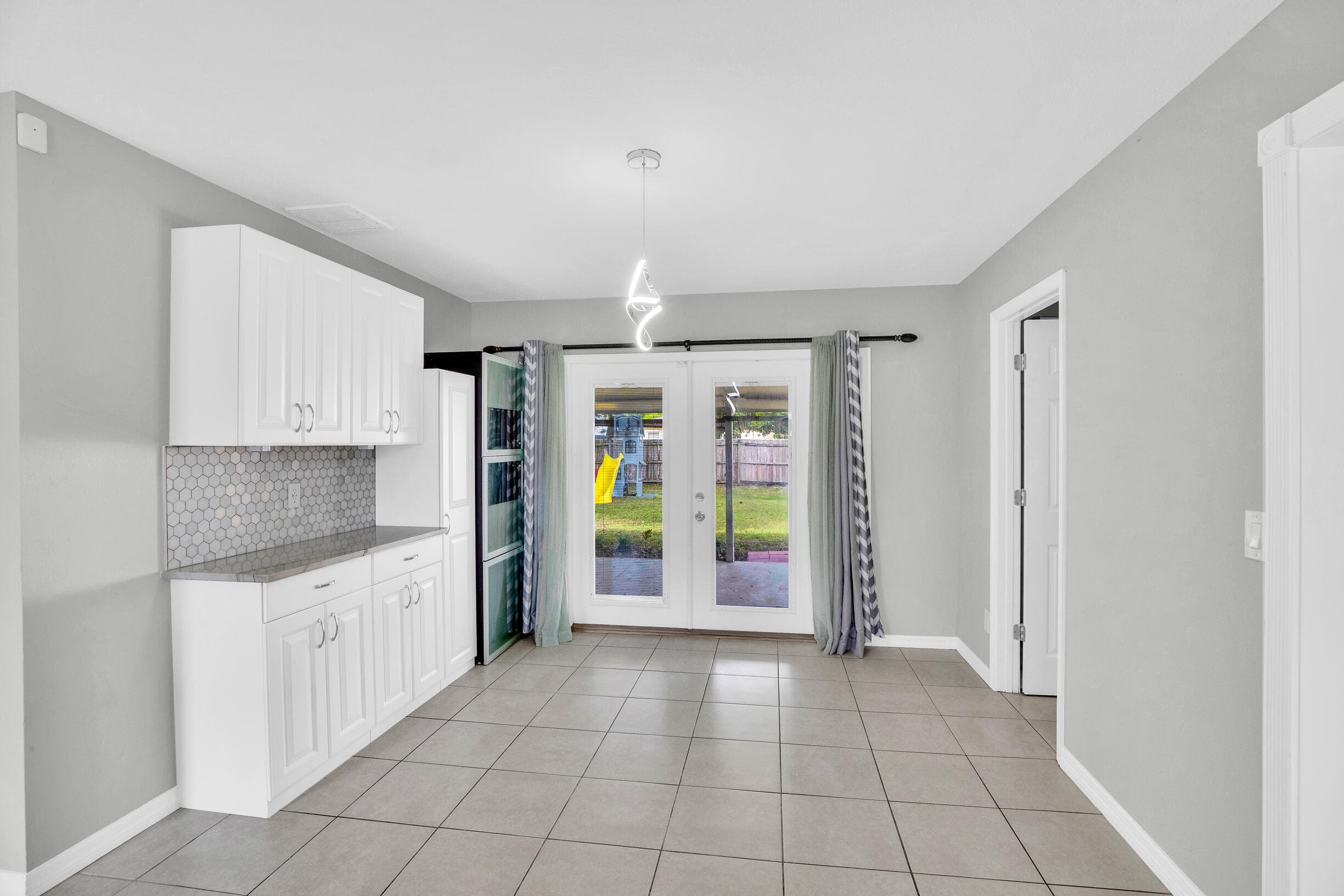 2255 15th Avenue SW, Vero Beach, FL 32962 — photo 11 of 36