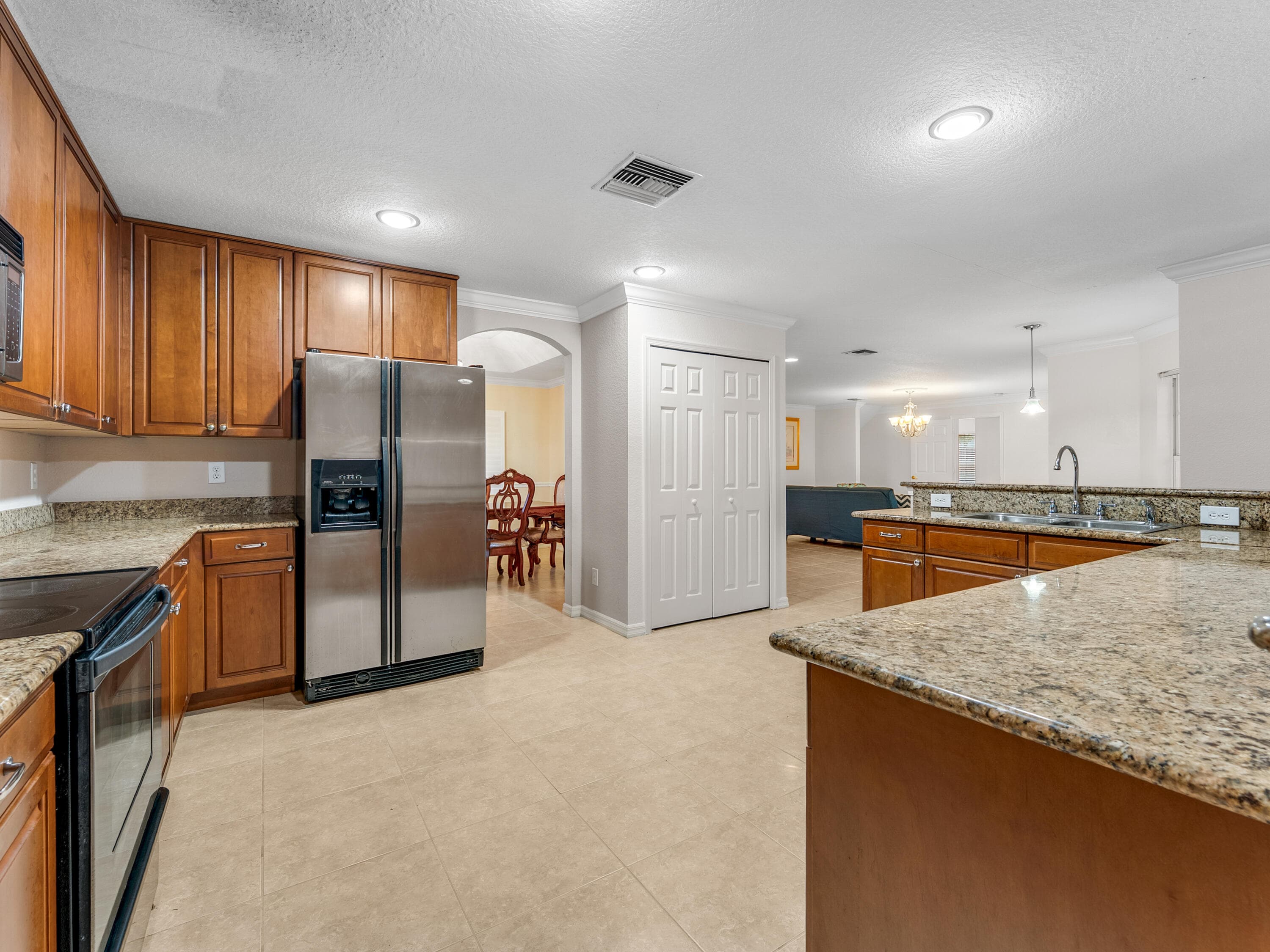430 SE Thanksgiving Avenue, Port St. Lucie, FL 34984 — photo 11 of 38