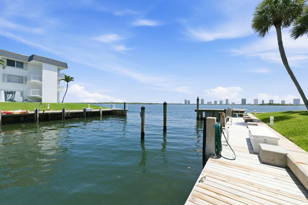 101 Doolen Court 307, North Palm Beach, FL 33408 — photo 32 of 48