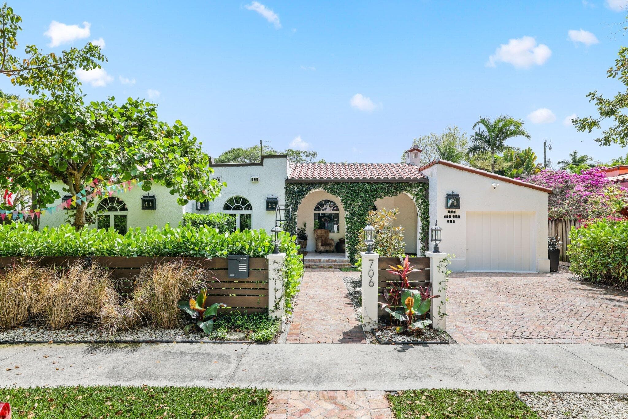 706 Sunset Road, West Palm Beach, FL 33401 — photo 4 of 80