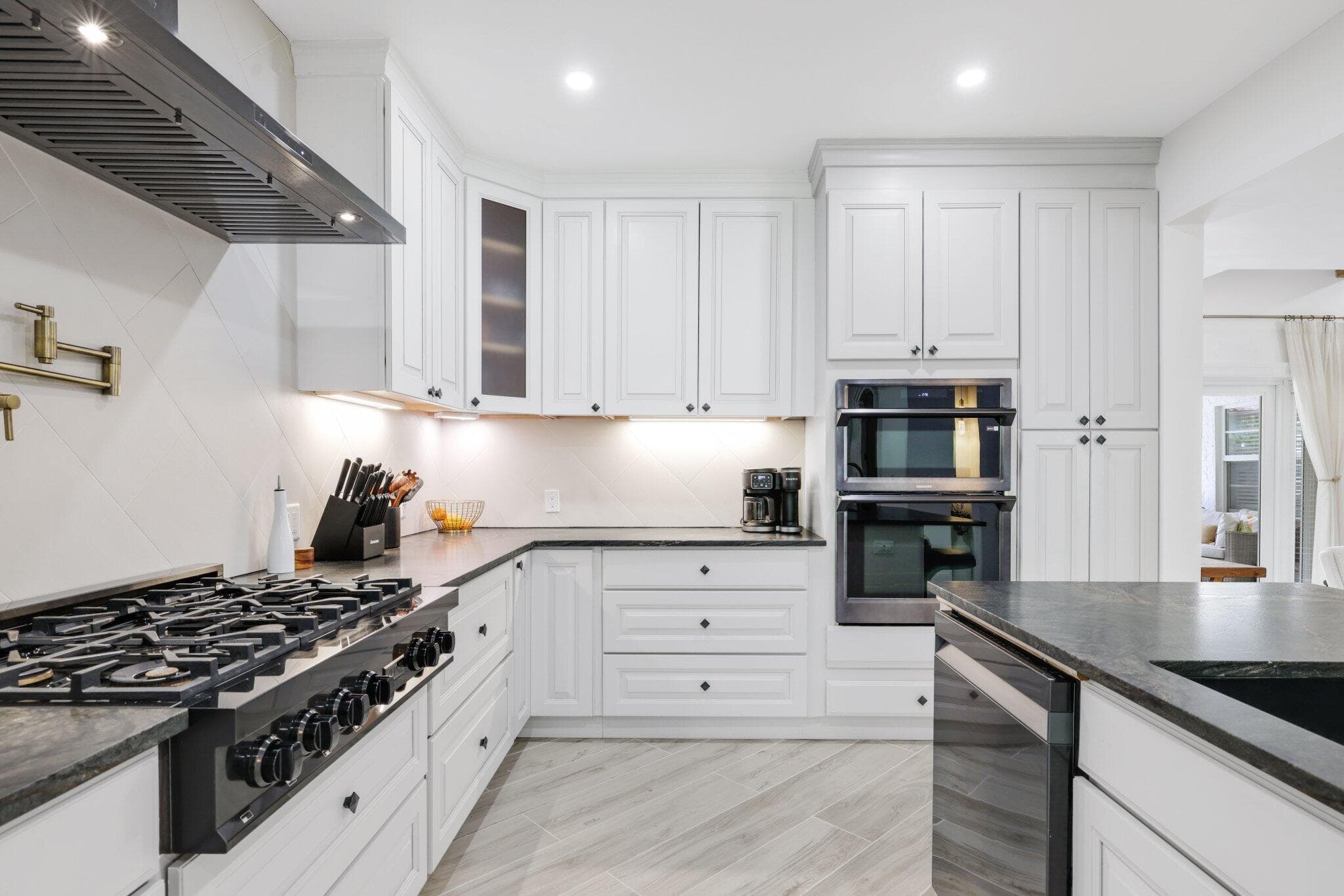 706 Sunset Road, West Palm Beach, FL 33401 — photo 13 of 80
