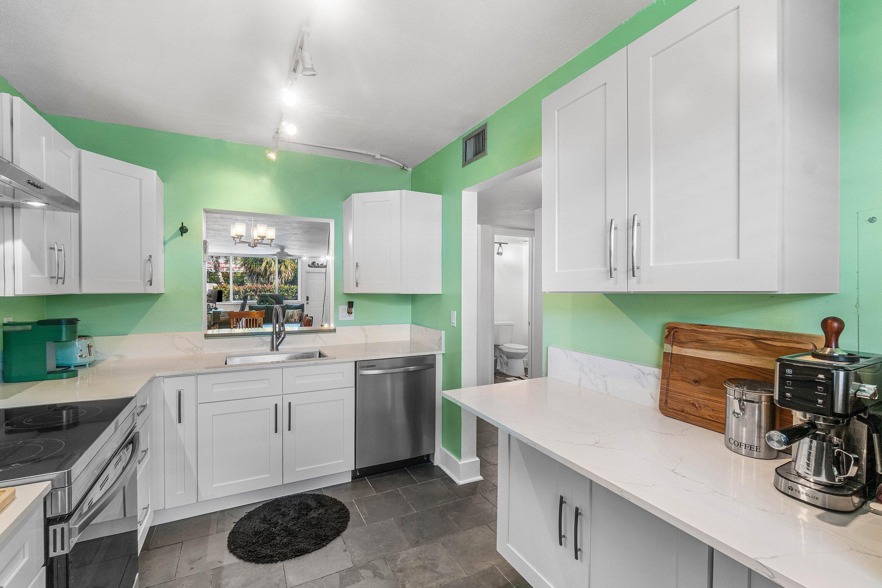 2825 SW 22nd Avenue 104, Delray Beach, FL 33445 — photo 14 of 34