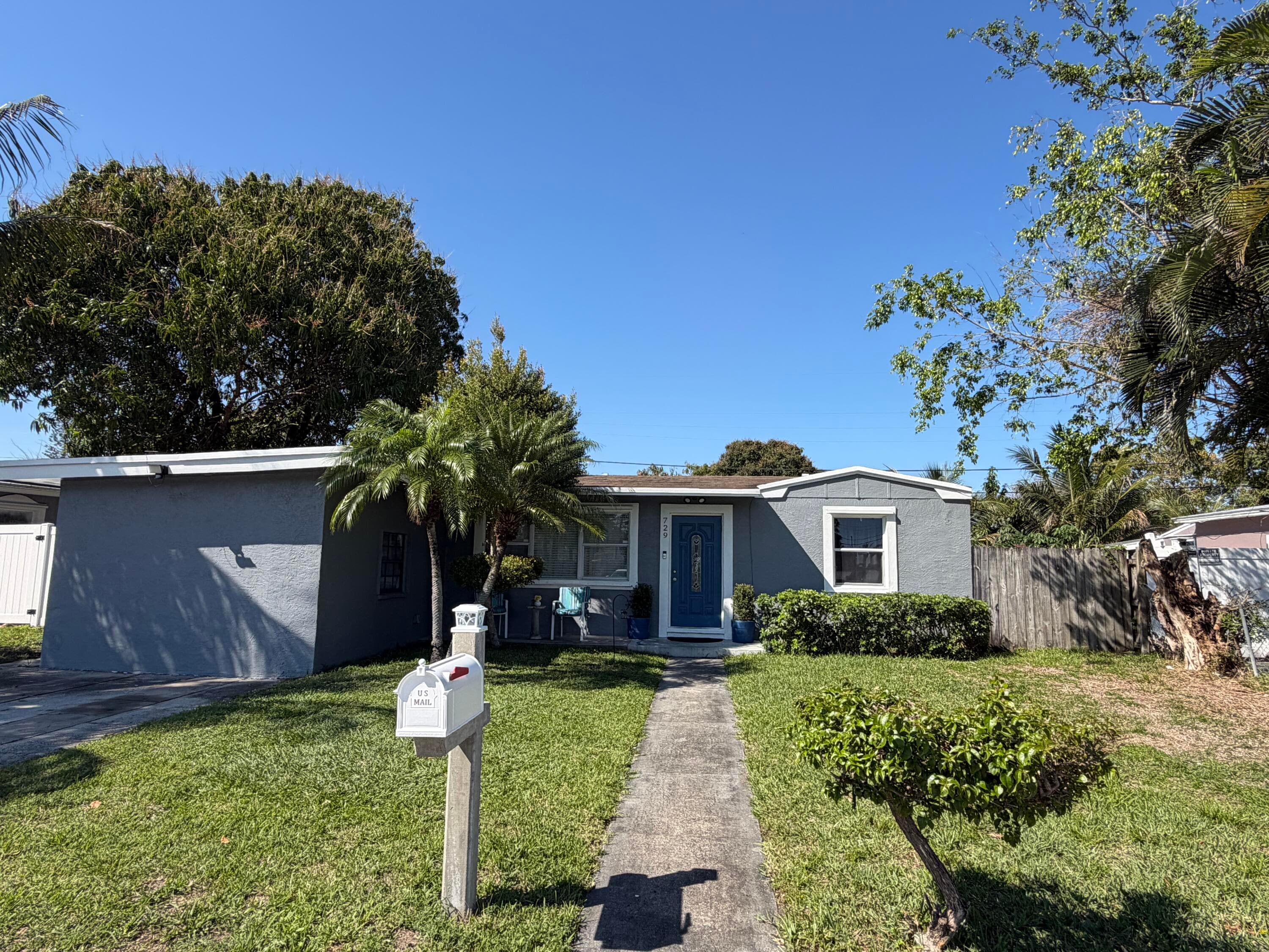 729 Cherry Road, West Palm Beach, FL 33409 — photo 4 of 29