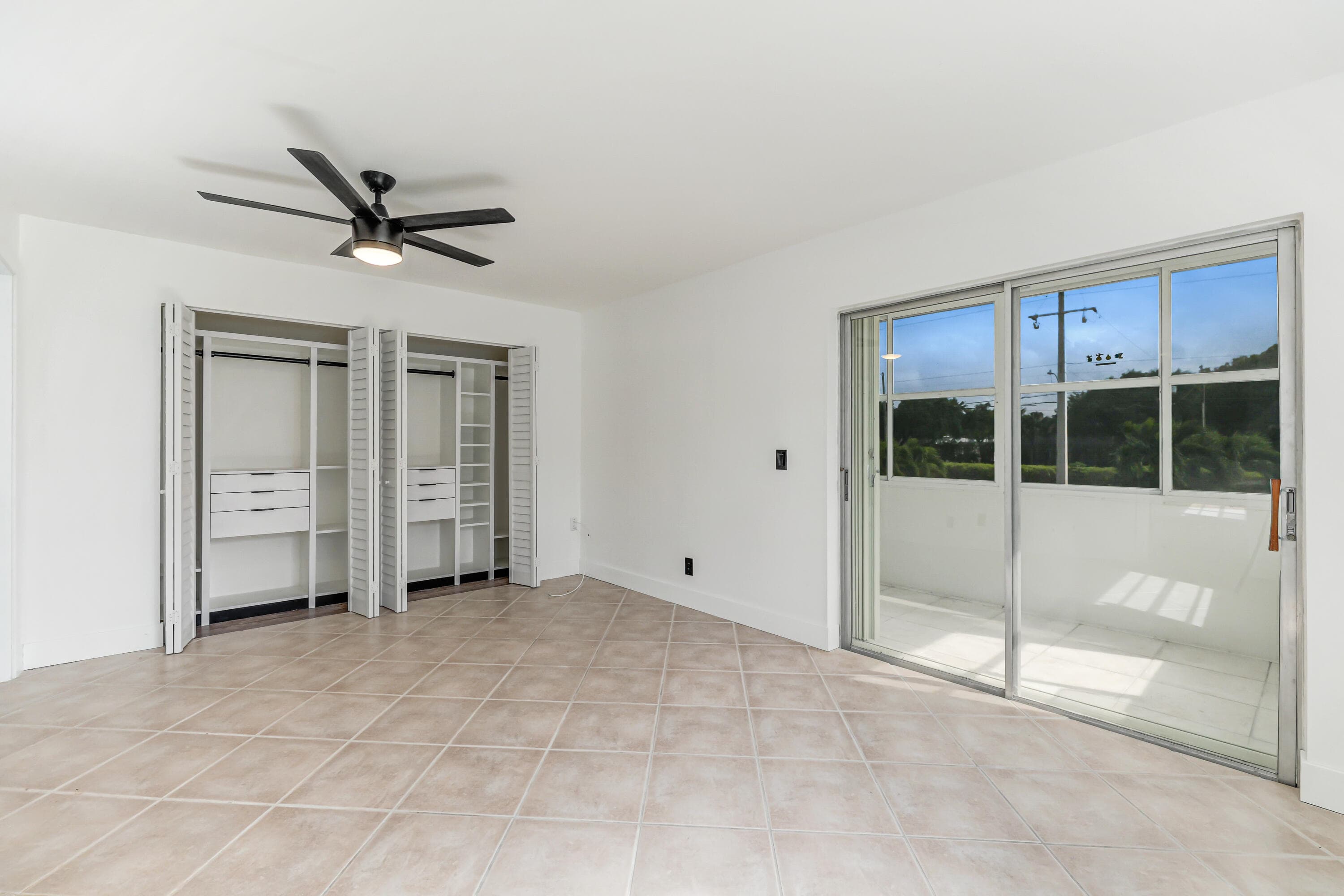 560 Capri, Delray Beach, FL 33484 — photo 9 of 24