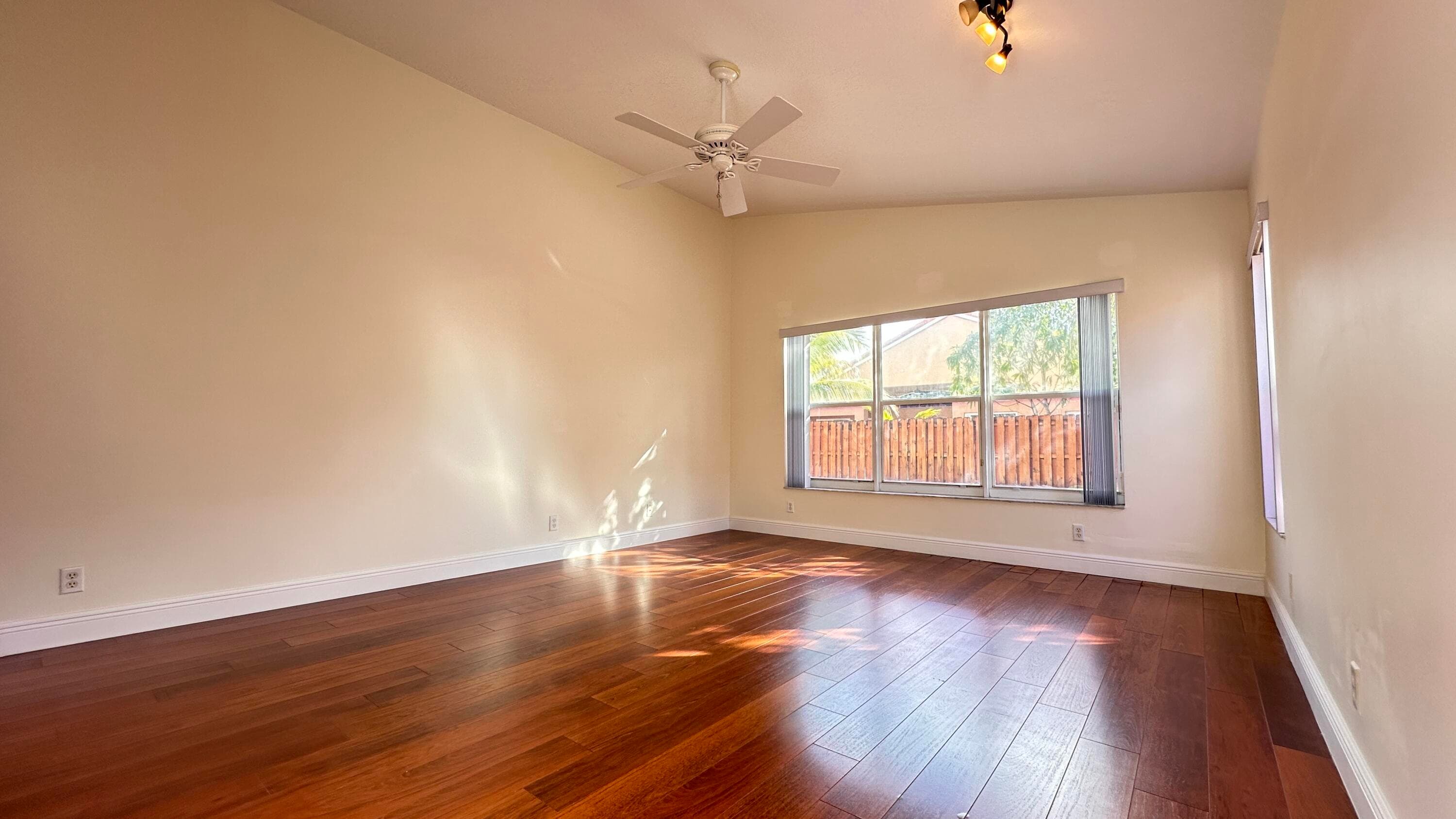 19010 SW 10th Street, Pembroke Pines, FL 33029 — photo 35 of 59