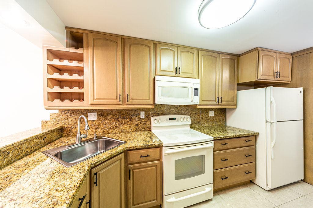 6 Royal Palm Way 102, Boca Raton, FL 33432 — photo 3 of 23