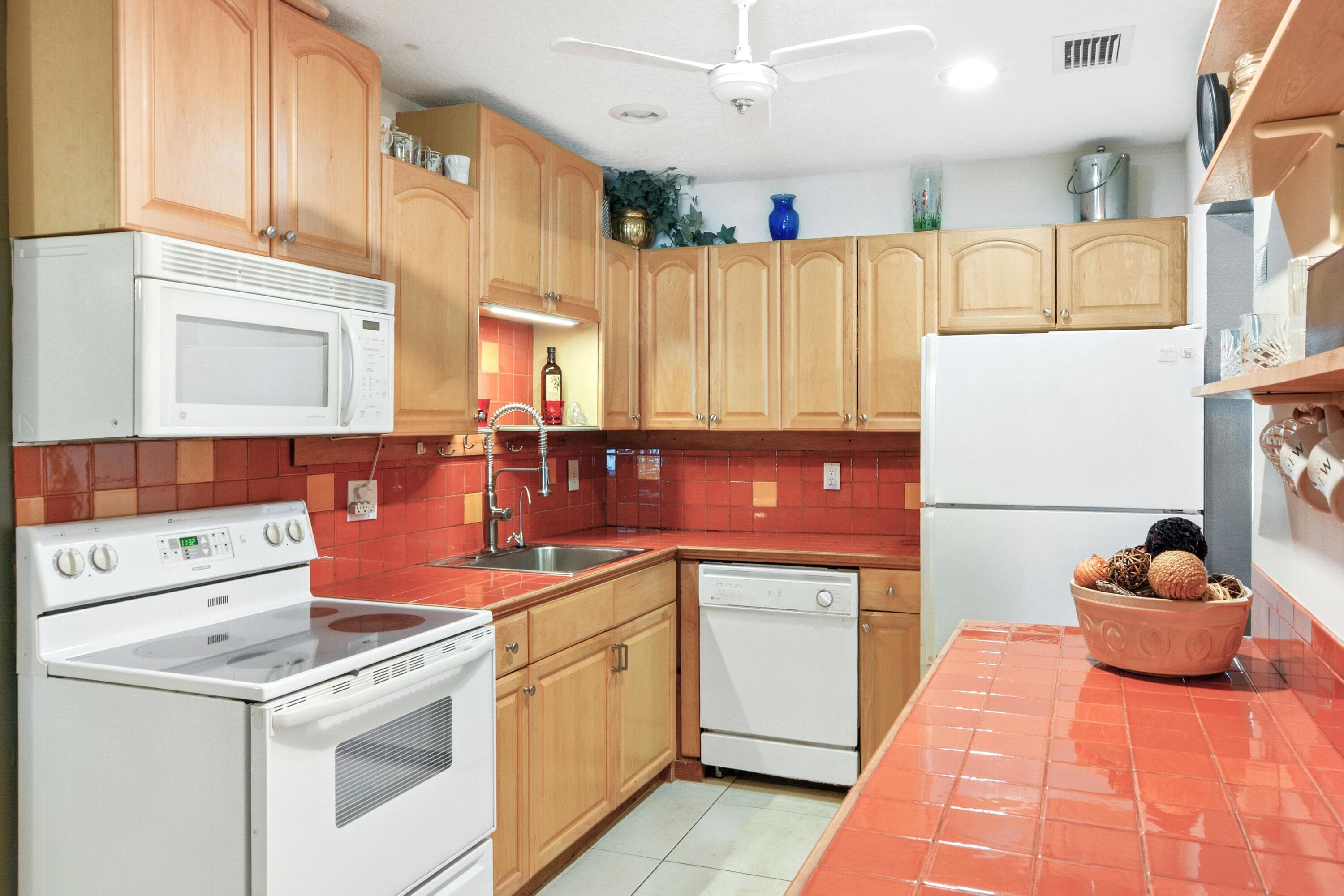 2113 SW 15th Street, Boynton Beach, FL 33426 — photo 10 of 25