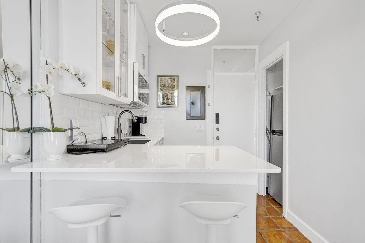 Condominium in Palm Beach — photo 9 of 35