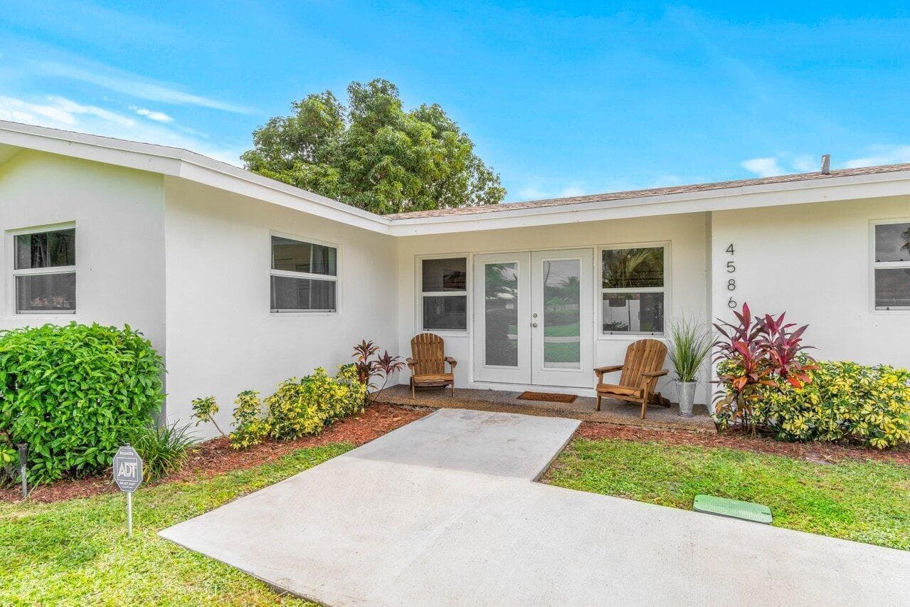 4586 Ellwood Drive, Delray Beach, FL 33445 — photo 7 of 38