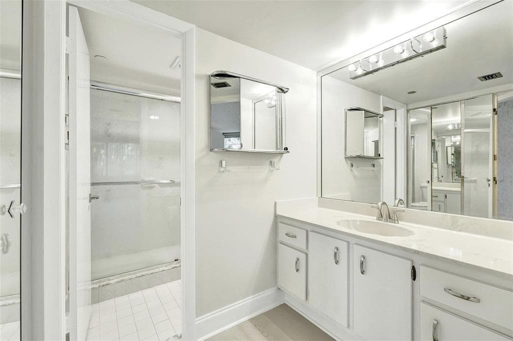 1000 Saint Charles Place 305, Pembroke Pines, FL 33026 — photo 18 of 34
