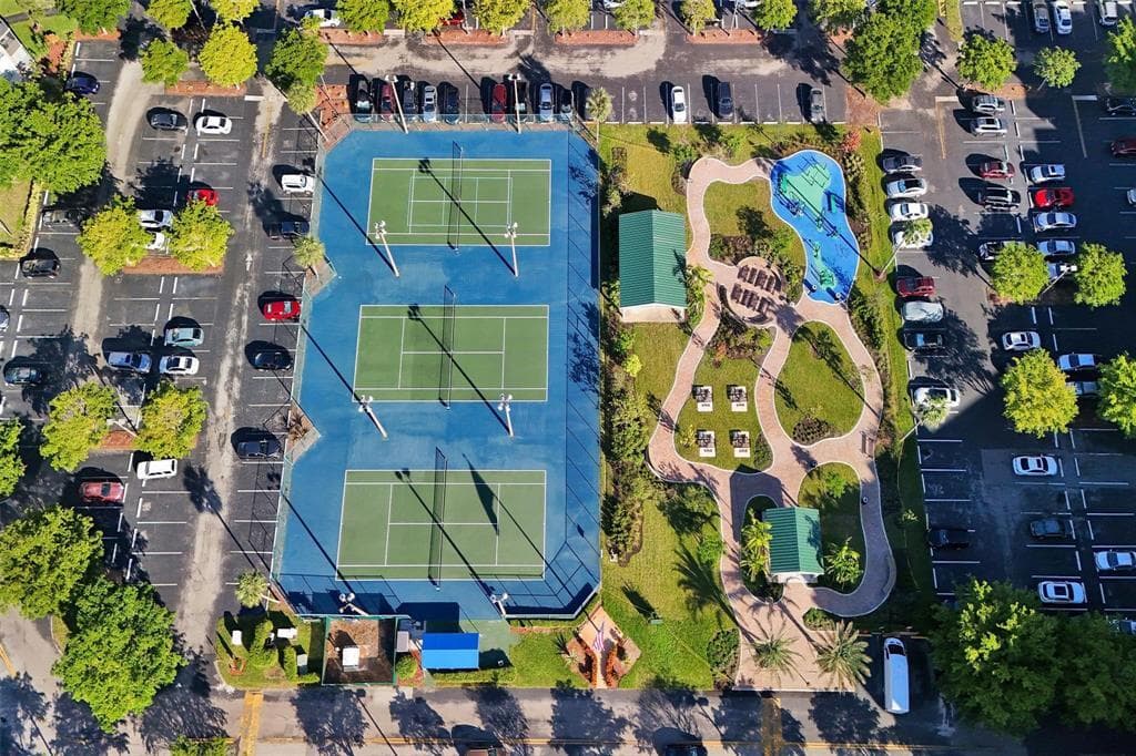 1000 Saint Charles Place 305, Pembroke Pines, FL 33026 — photo 29 of 34