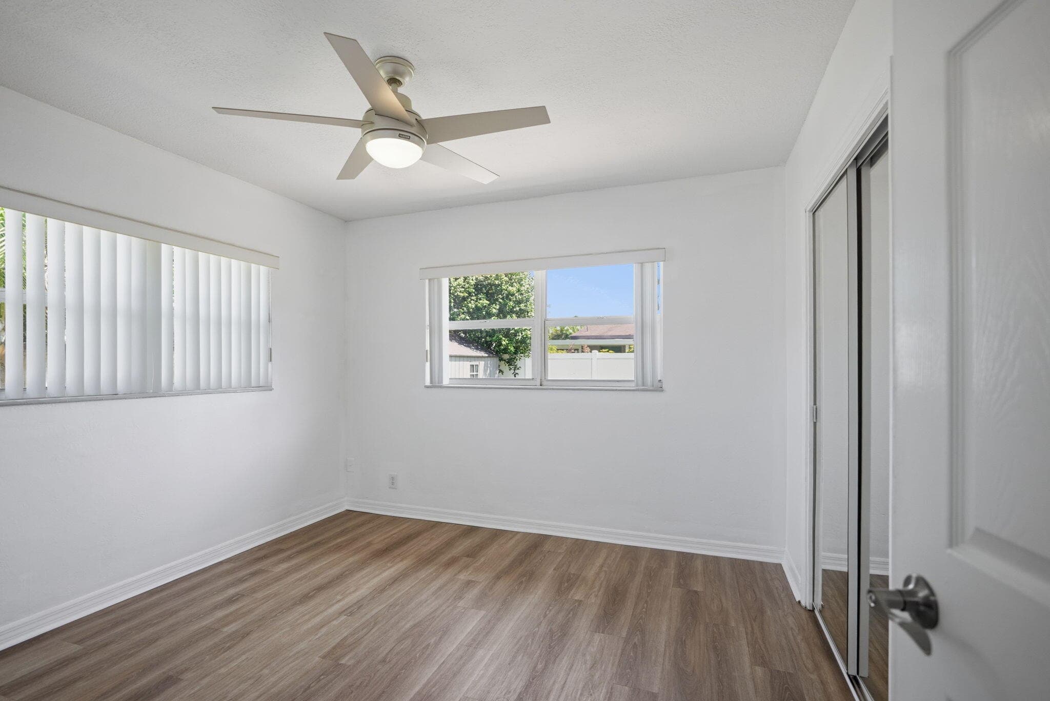4630 NE 3rd Terrace, Oakland Park, FL 33334 — photo 14 of 25