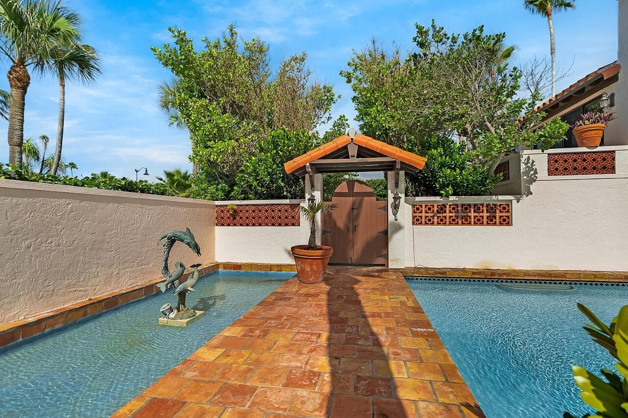 1 Ocean Lane, Manalapan, FL 33462 — photo 18 of 103