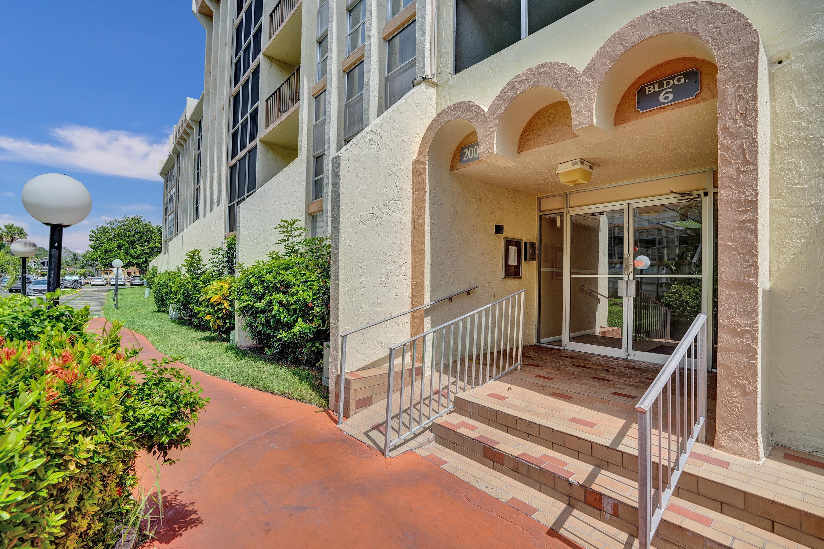 2000 Atlantic Shores Boulevard 306, Hallandale Beach, FL 33009 — photo 2 of 13