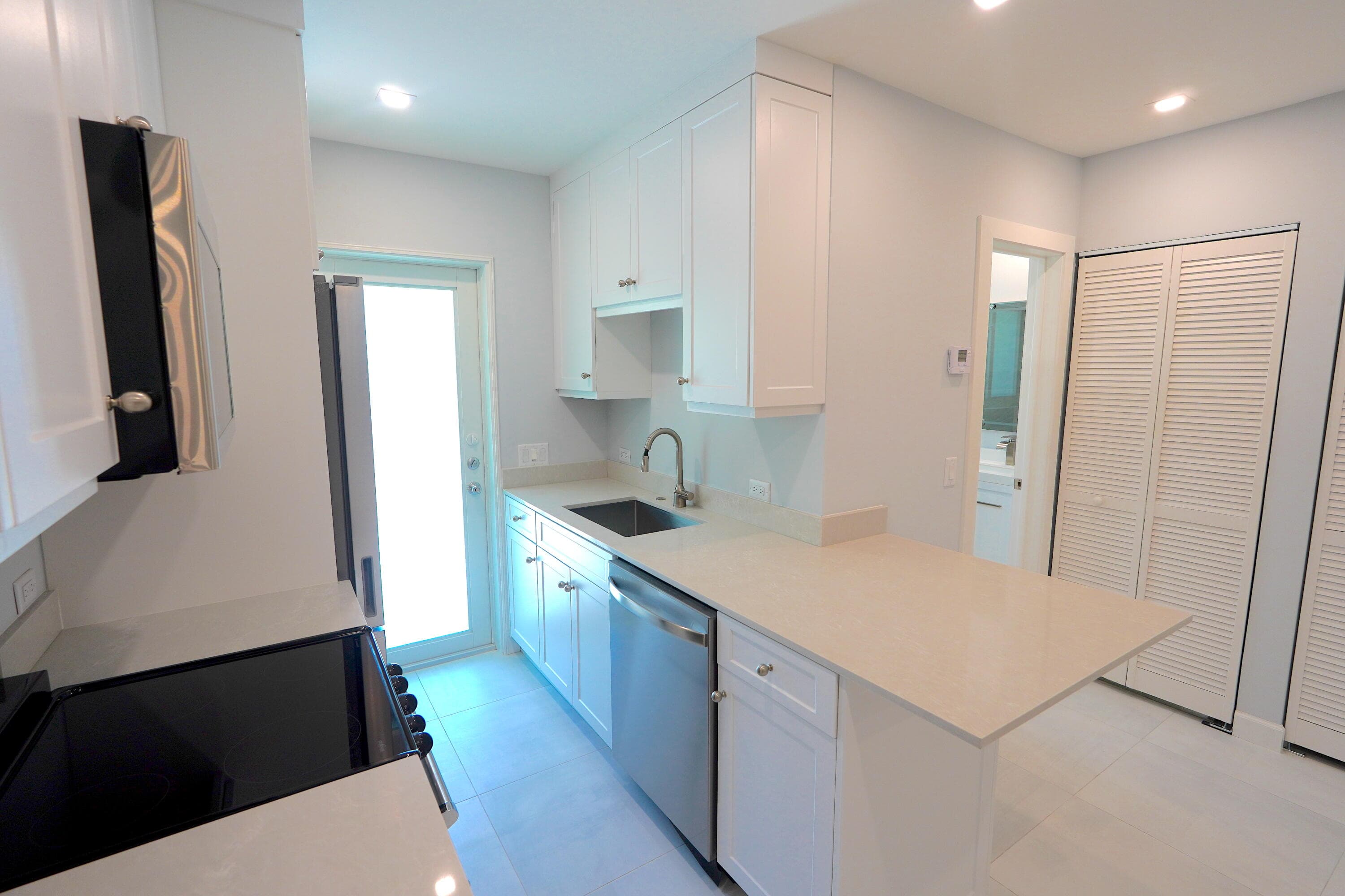 631 NE 17th Way 3, Fort Lauderdale, FL 33304 — photo 7 of 11