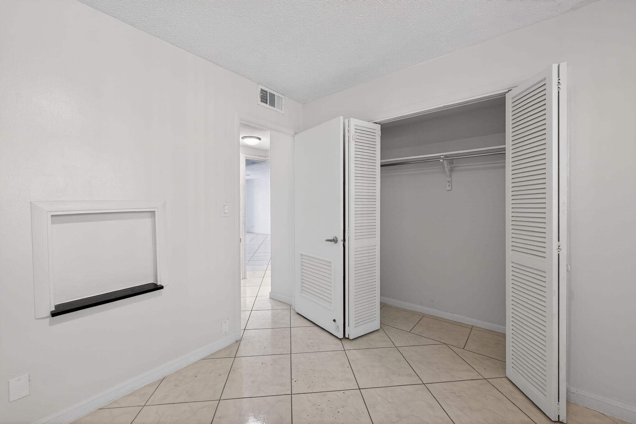 400 Golden Isles Drive 37, Hallandale Beach, FL 33009 — photo 22 of 29