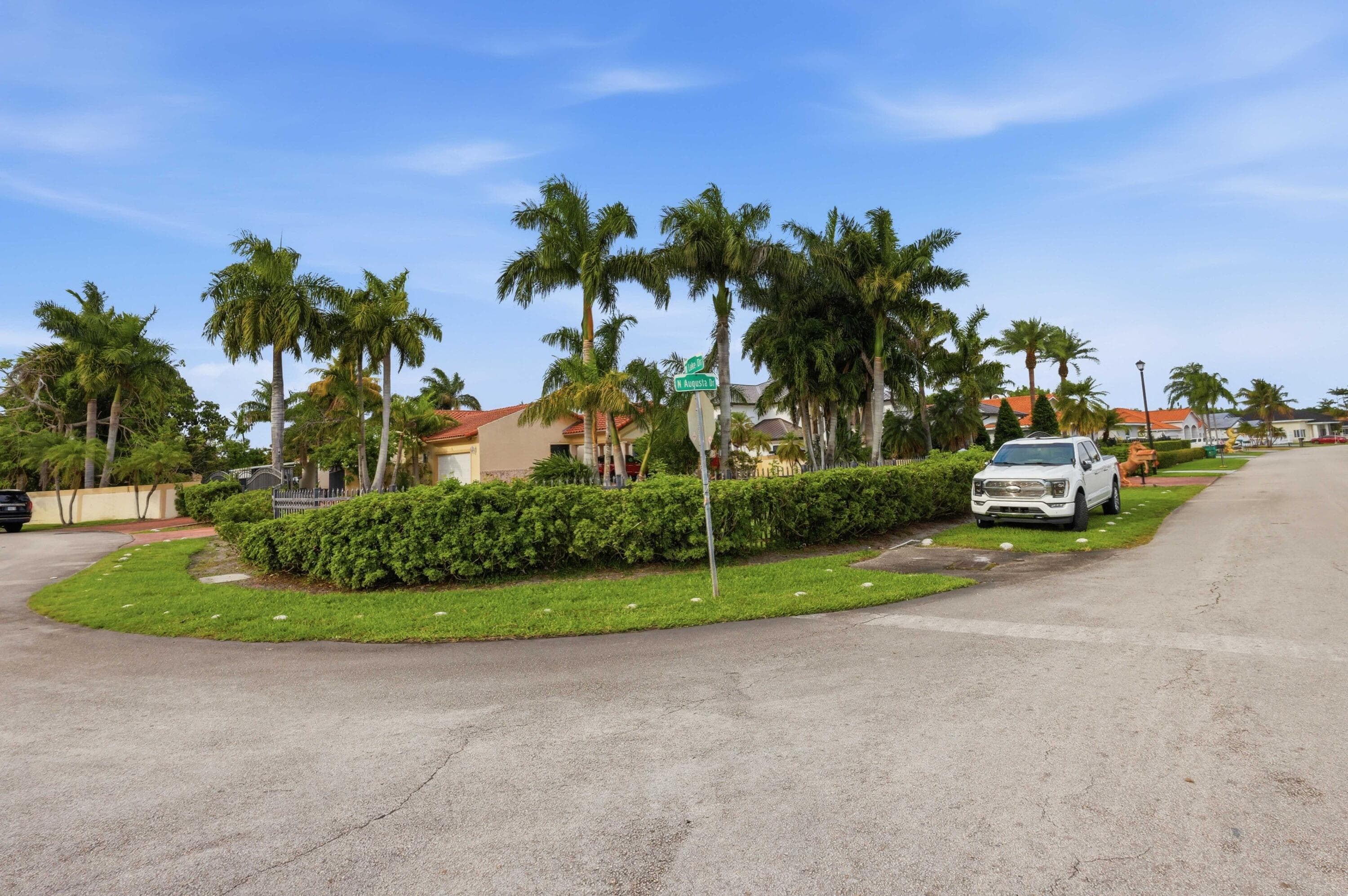 7445 N Augusta Drive, Hialeah, FL 33015 — photo 4 of 50