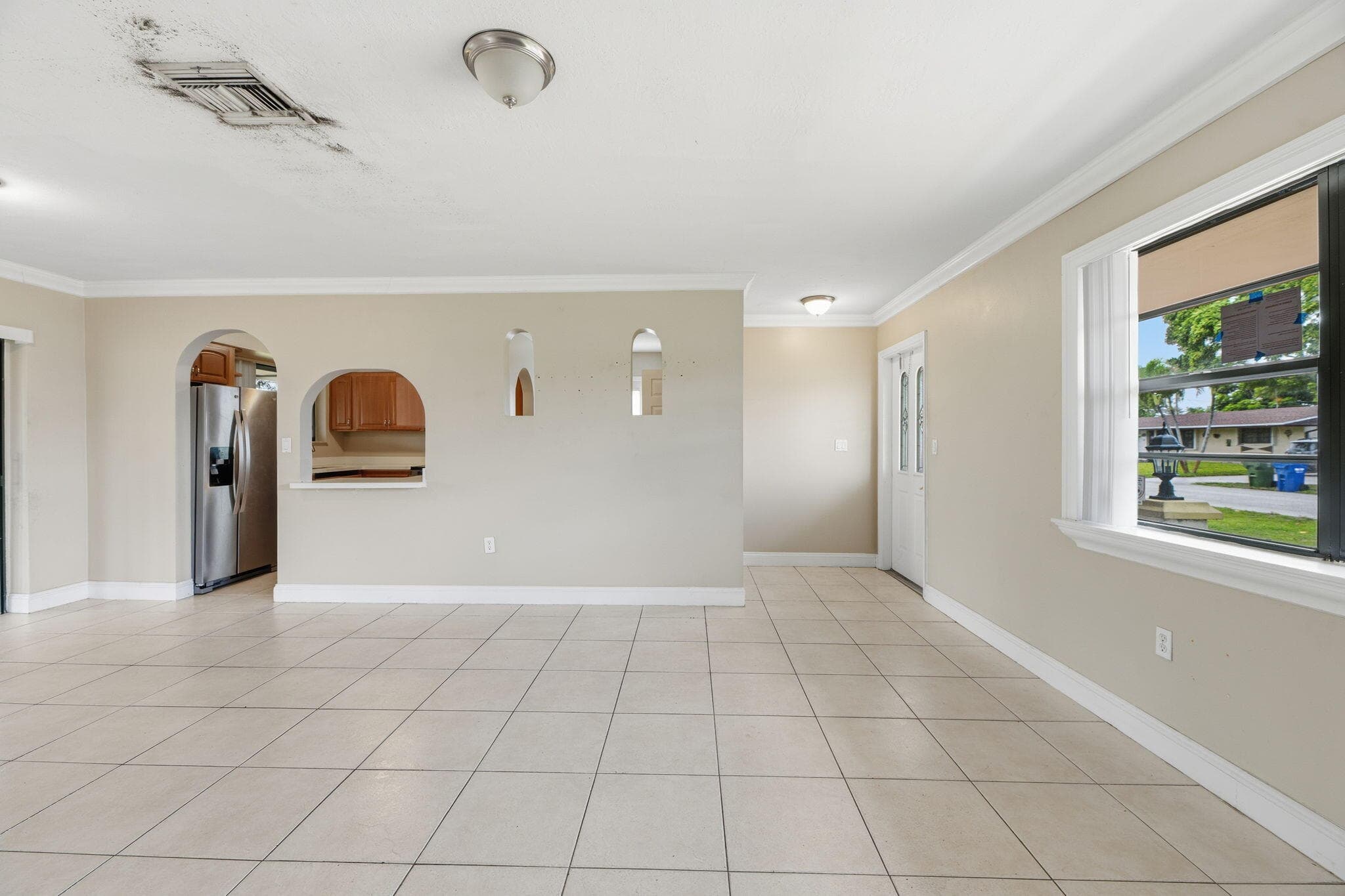 7670 NW 11th Court, Pembroke Pines, FL 33024 — photo 3 of 27