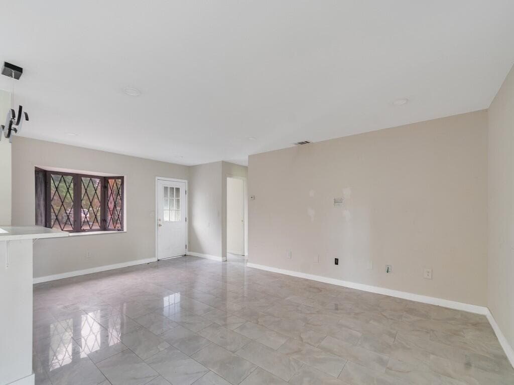 1846 24th Place SW, Vero Beach, FL 32962 — photo 11 of 33