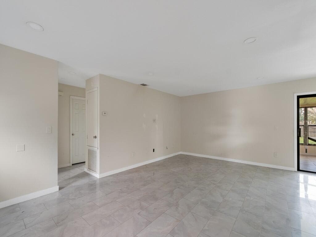 1846 24th Place SW, Vero Beach, FL 32962 — photo 12 of 33