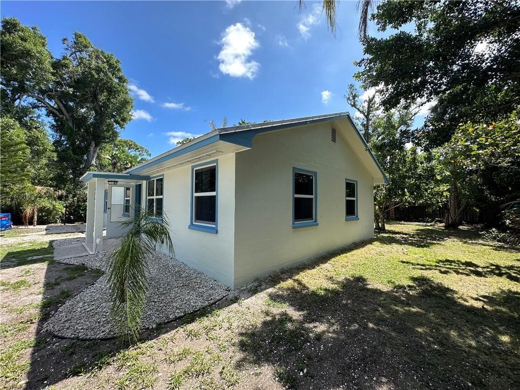 1644 26th Avenue, Vero Beach, FL 32960 — photo 4 of 21