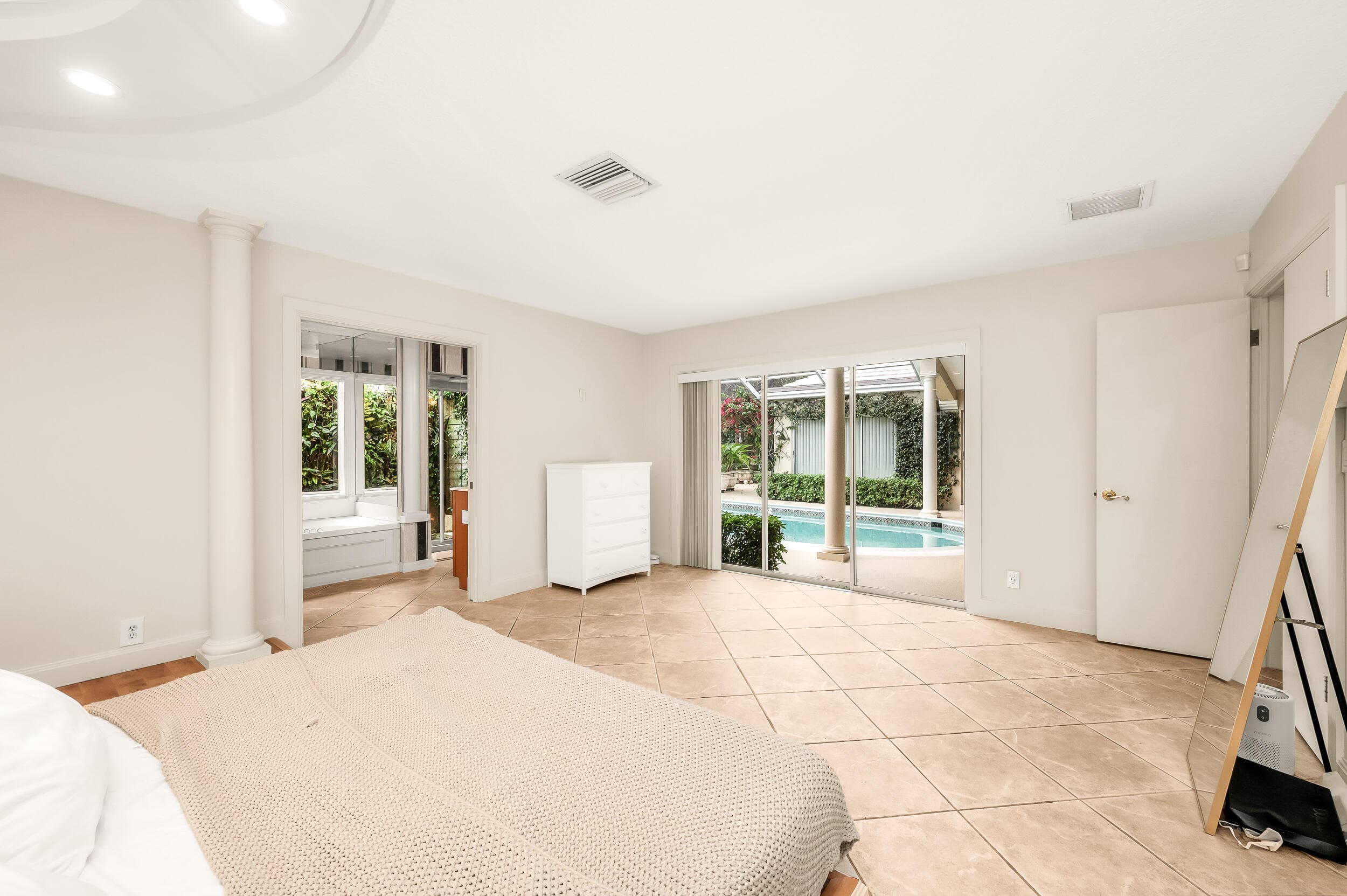 280 Tradewind Drive, Palm Beach, FL 33480 — photo 20 of 34