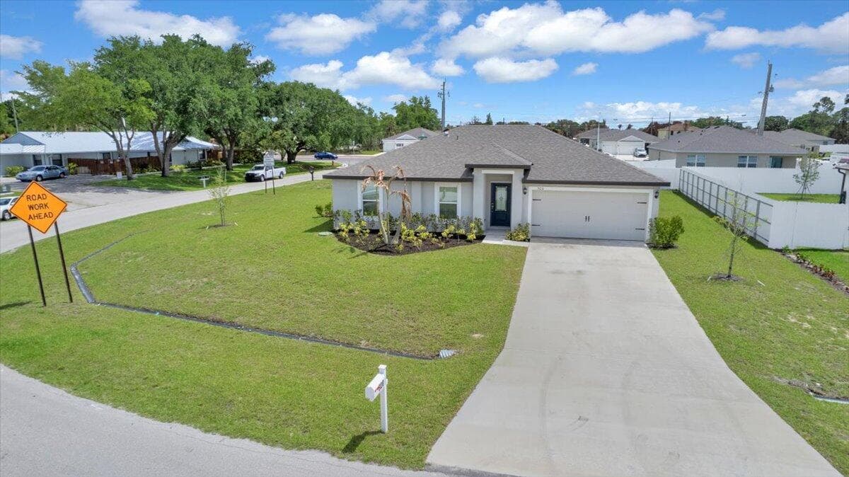 920 SW Castaneda Lane, Port St. Lucie, FL 34953 — photo 3 of 28
