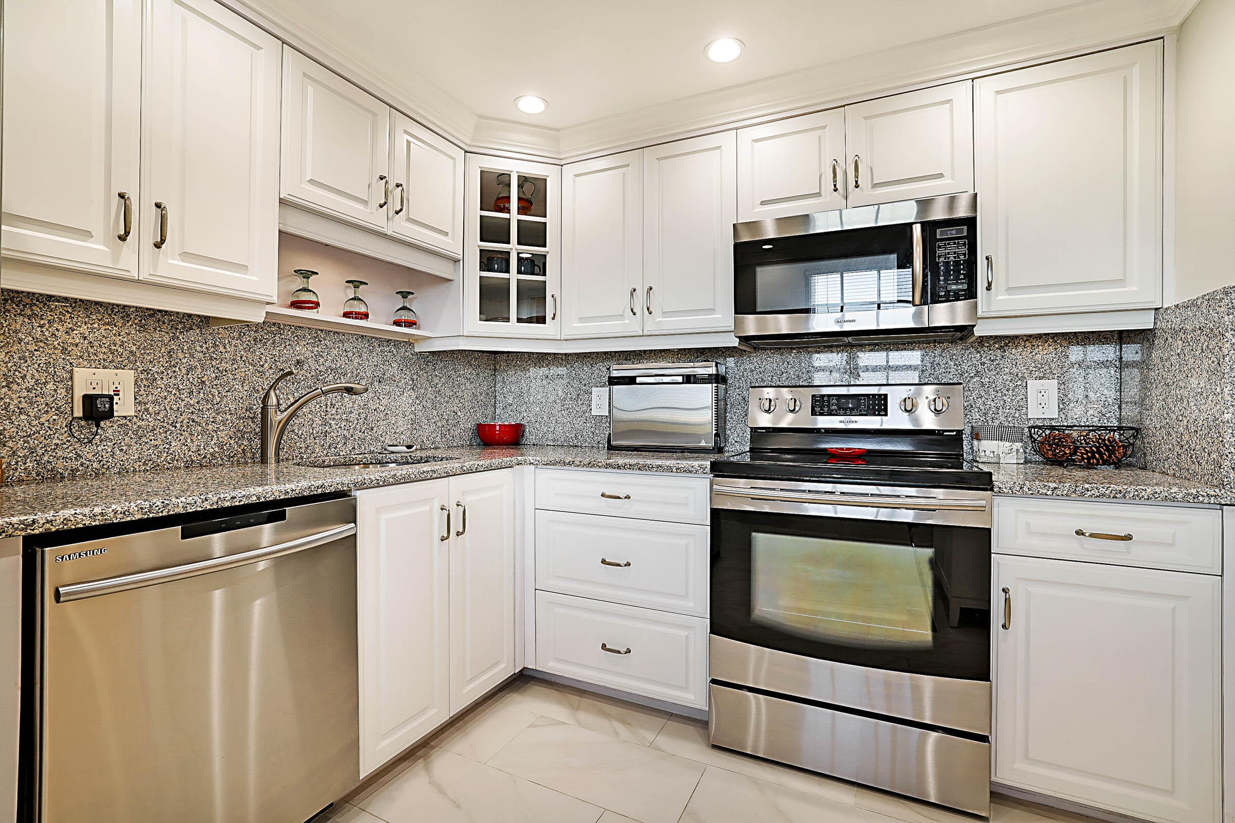 575 Oaks Lane 703, Pompano Beach, FL 33069 — photo 14 of 42