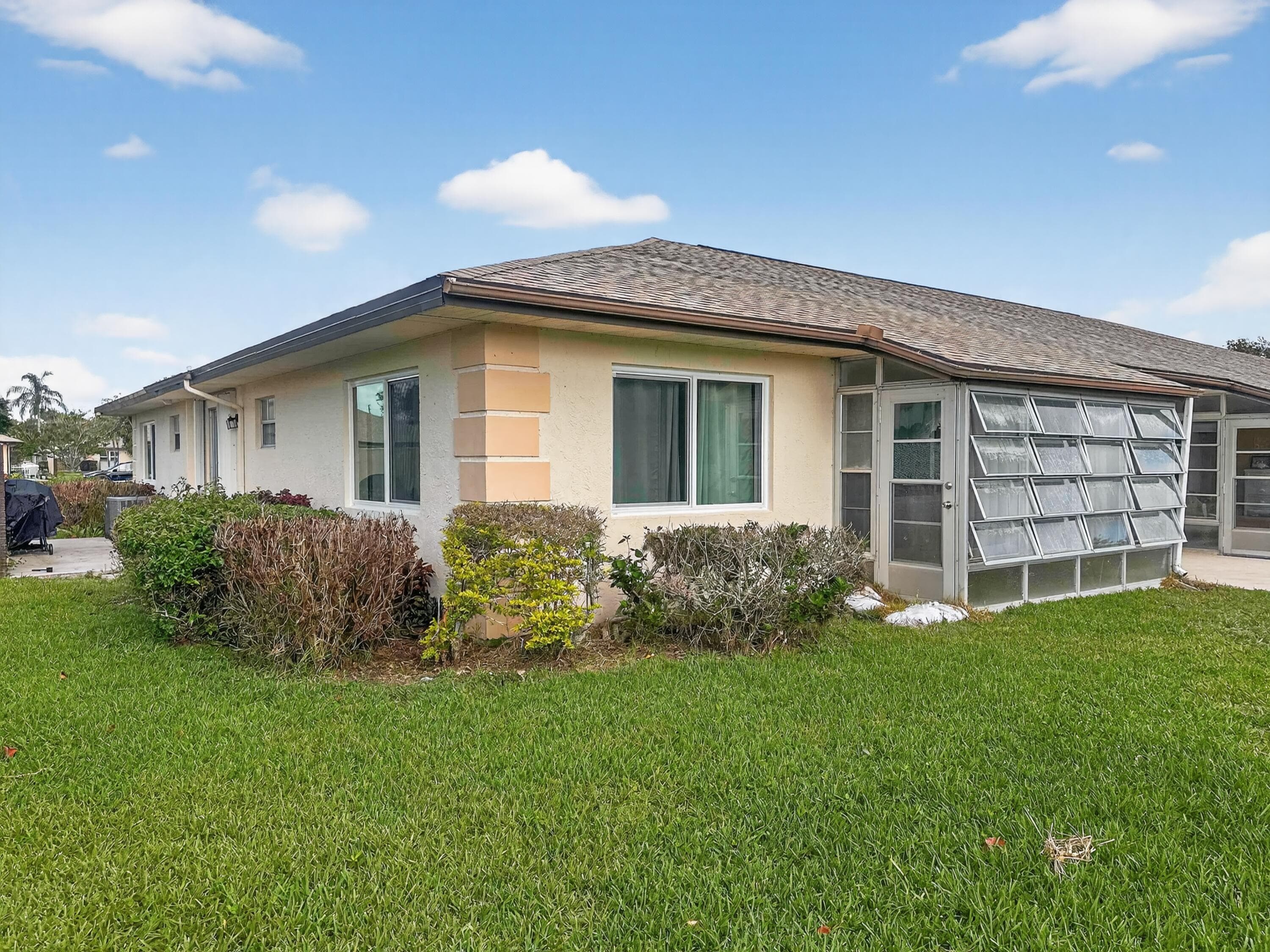 5852 Dream Court 35, Fort Pierce, FL 34982 — photo 3 of 16
