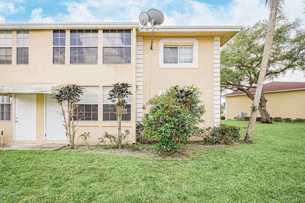 1501 Palm Beach Trace Drive, Royal Palm Beach, FL 33411 — photo 3 of 35