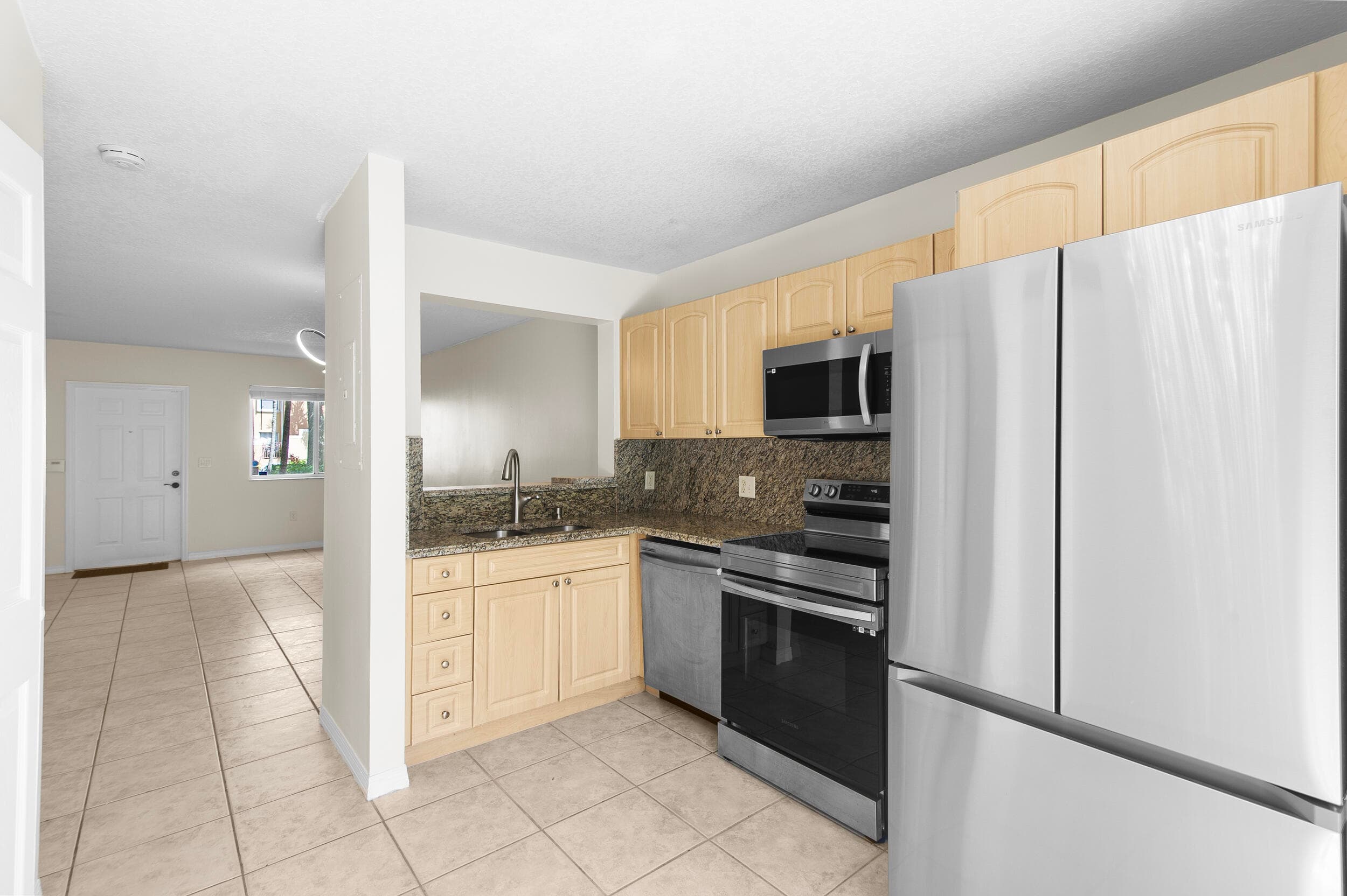 7850 NW 6th Street 104, Pembroke Pines, FL 33024 — photo 14 of 24