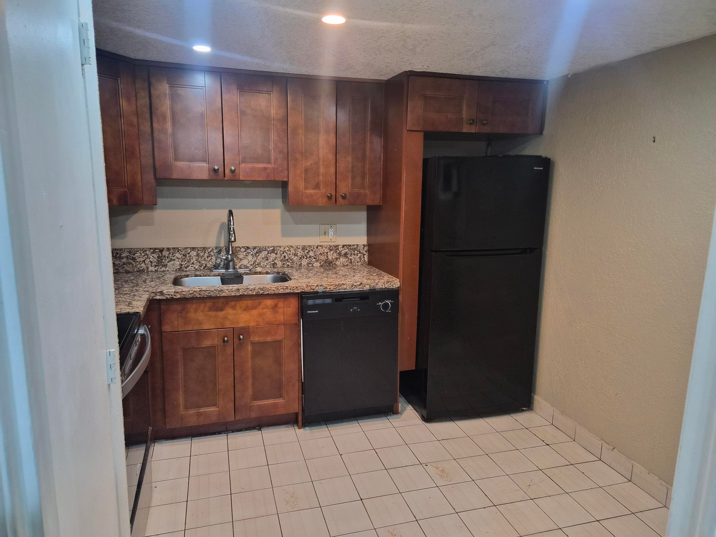 4166 Inverrary Drive 403, Lauderhill, FL 33319 — photo 10 of 32