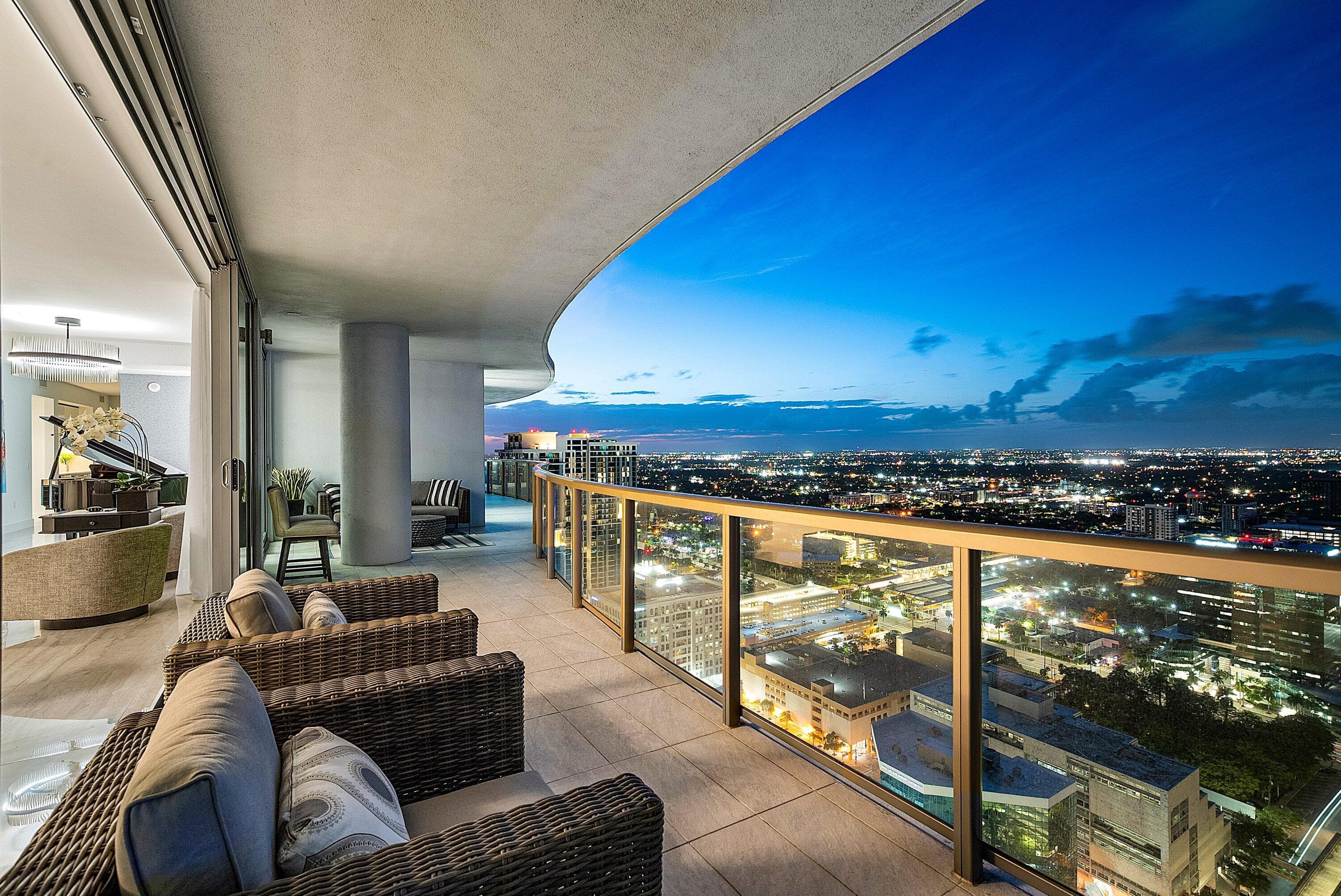 100 E Las Olas Boulevard 4301, Fort Lauderdale, FL 33301 — photo 2 of 61