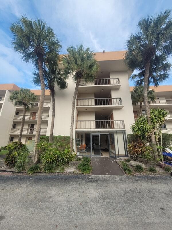 5917 Via Vermilya 206, Lake Worth, FL 33462 — photo 58 of 77