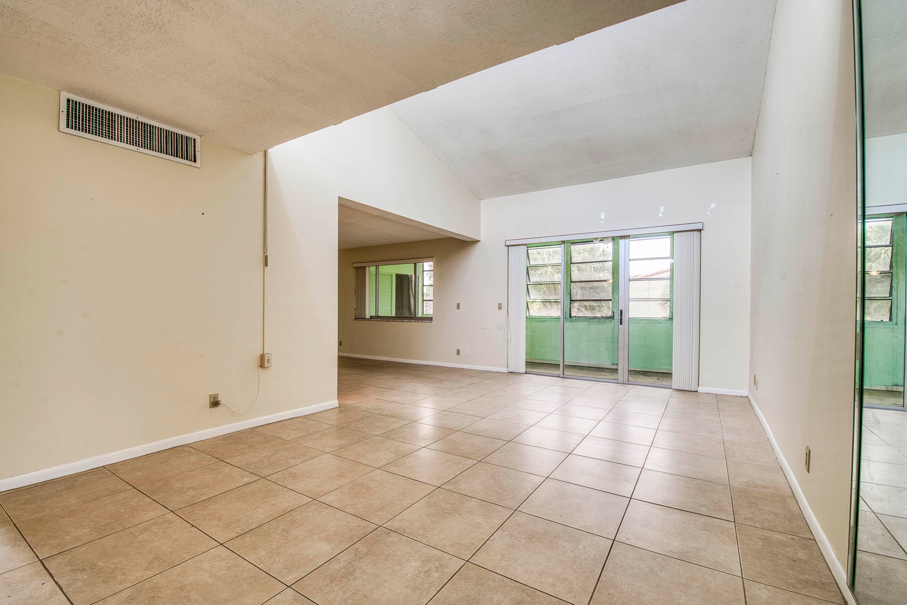 2528 Boundbrook Drive S 205, West Palm Beach, FL 33406 — photo 9 of 18