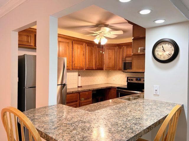 125 S Ocean Avenue 207, Palm Beach Shores, FL 33404 — photo 9 of 36